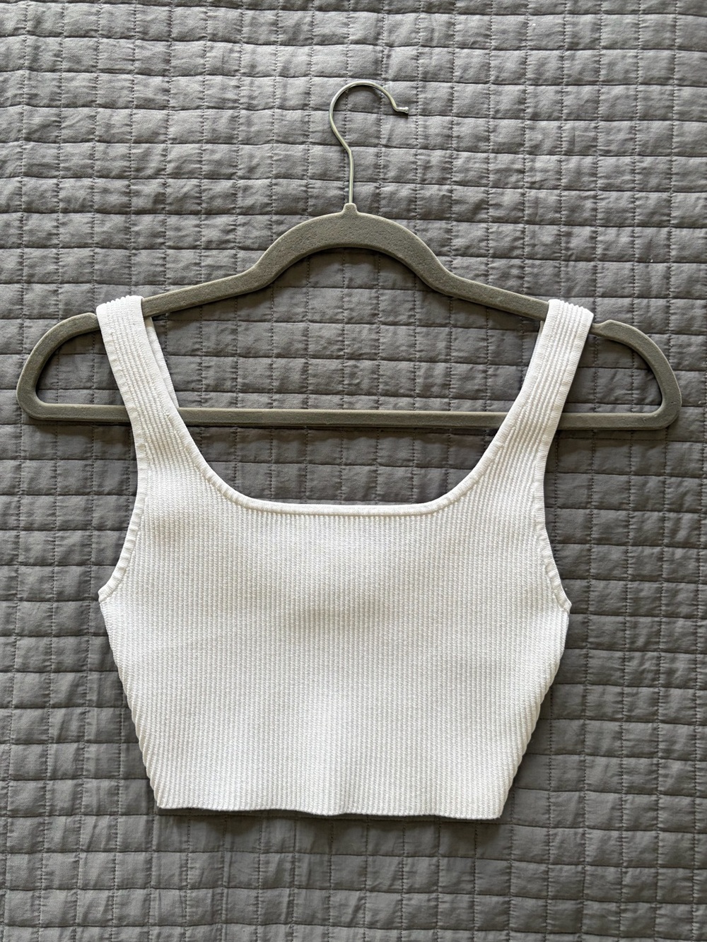 Aritzia Babaton White Sculpt Knit Squareneck Cropped Tank